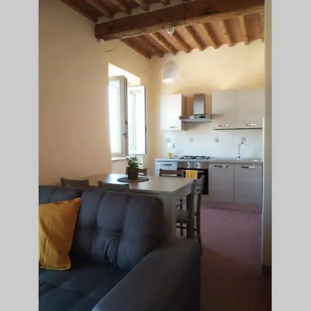 Apartment Casa Dei Canali, Sulla Piazza Del Paese - Services Included