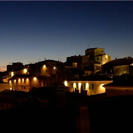 Casa Dei Canali, Sulla Piazza Del Paese - Services Included Apartment *