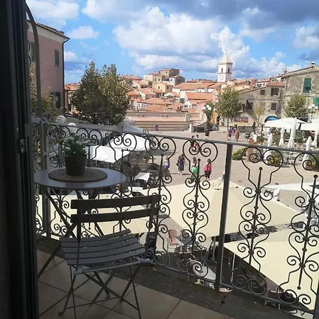 Casa Dei Canali, Sulla Piazza Del Paese - Services Included *